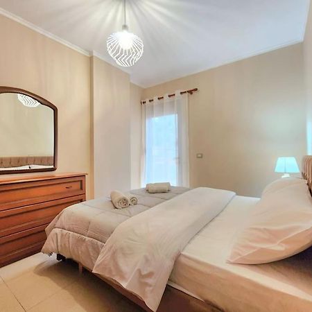 Apartamento One Bd Flat Near Center With 24H Self Check In Tirana Exterior foto