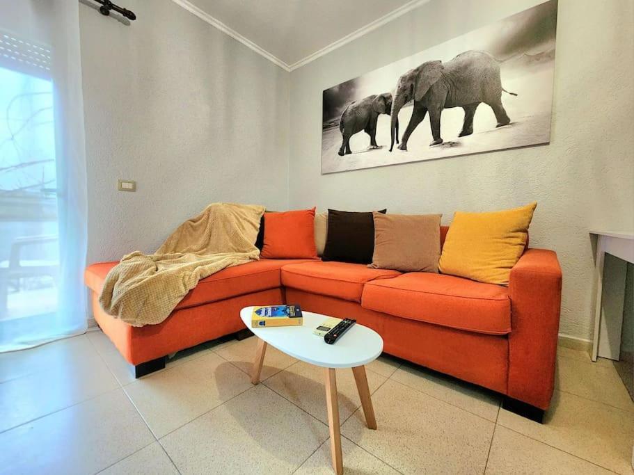 Apartamento One Bd Flat Near Center With 24H Self Check In Tirana Exterior foto